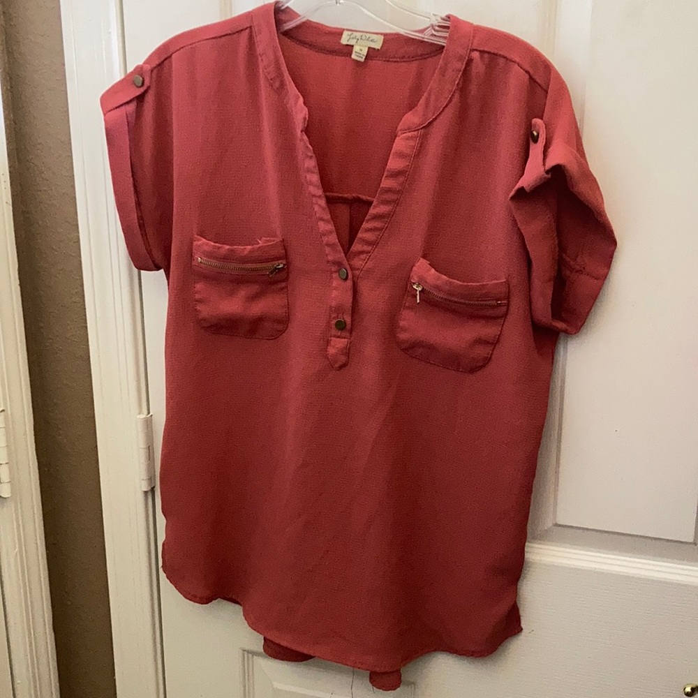 FINAL MARKDOWN Sporty lily white top medium